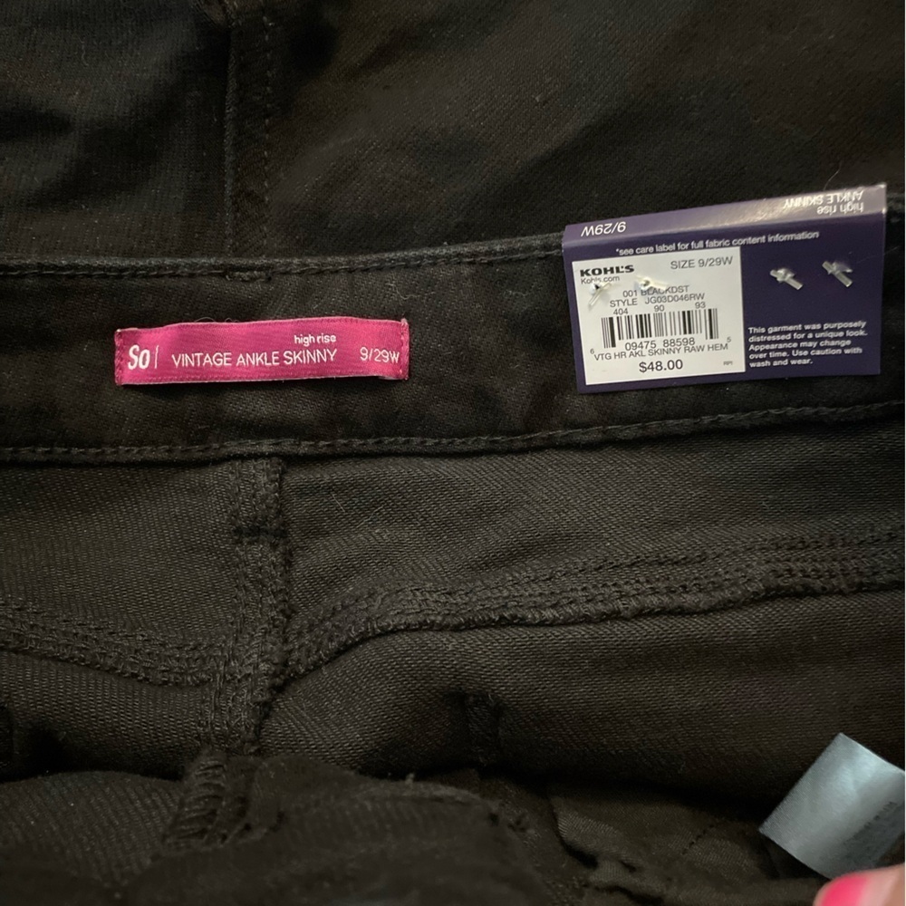 SO Women's High Rise Vintage Ankle Skinny  Distressed Black Jeans size 9 -NWT - Picture 5 of 5